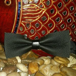 Black genuine leather bow tie